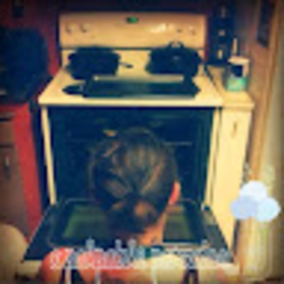 Meet your Posher, Heather - Picture 1 of 1